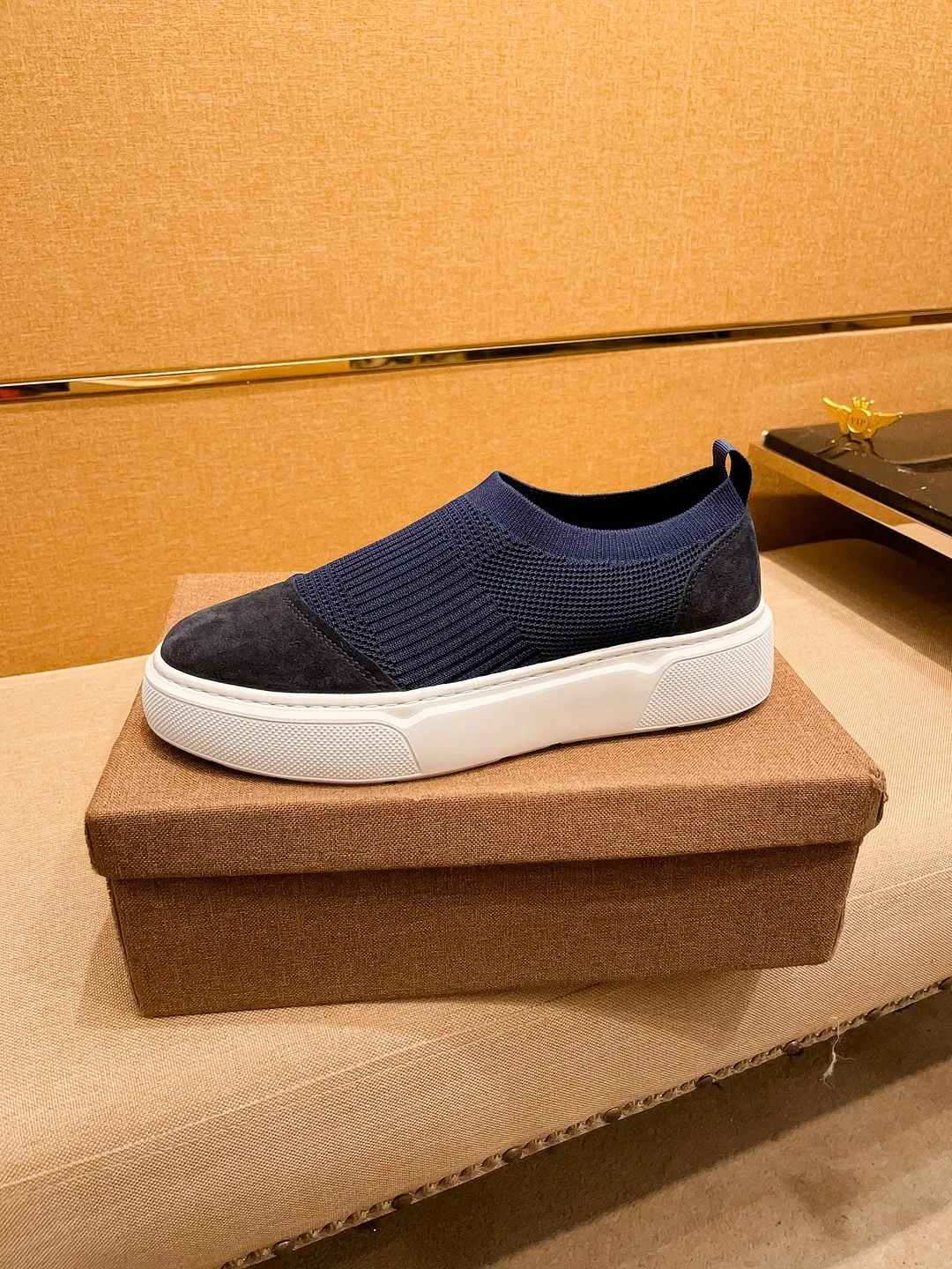 Men's shoes💰 400💰🔥【Dior】🔥Men's high-end brand of shoes official website 1:1 latest masterpiece: the upper is made of Italian imported first-layer cowhide with a comfortable and breathable lining➕original non-slip and wear-resistant outsole🔥, making walking more convenient and comfortable! An exclusive new model, a stunning work, a beautiful 1:1 replica [color] compared to the official quality! Create a fashionable personality to set off your uniqueness! A must-have for trendy men! Classic 🔥Size: 38-44 Color: 🔥 3⃣️colors available🔥